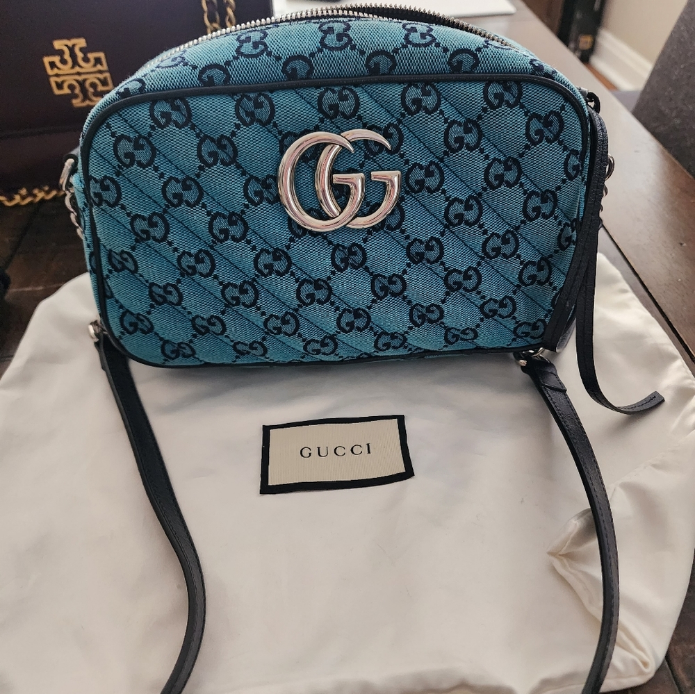 SOLD!!! Gucci Camera Bag